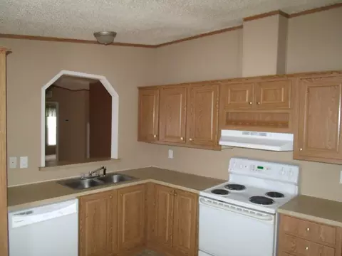 3653 Yorkshire Dr, Sandy Level, VA 24161 photo 4