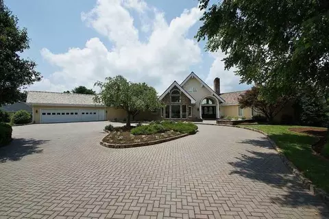 75 Shoreline Cir, Penhook, VA 24137 photo 3