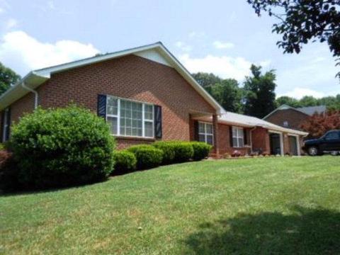 135 Winthrop Rd, Ridgeway, VA 24148 photo 2