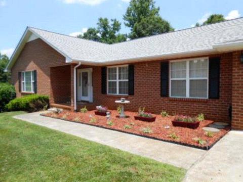 135 Winthrop Rd, Ridgeway, VA 24148 photo 1