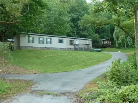 884 Griffith Hill Rd, Ferrum, VA 24088 photo 2