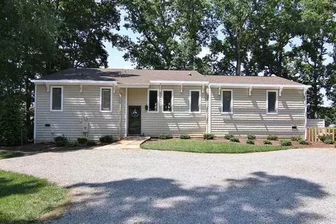 750 Dodee Ln, Union Hall, VA 24176 photo 2