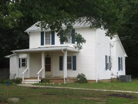 3696 Yorkshire Dr, Sandy Level, VA 24161 photo 1