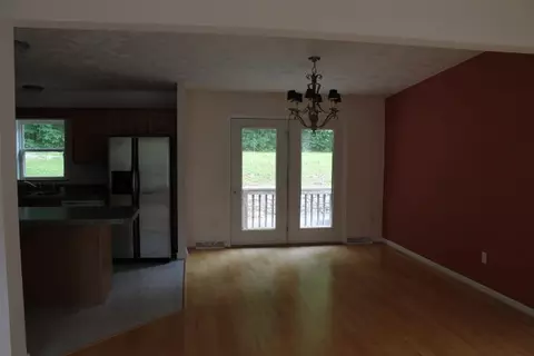75 Chenault St, Buchanan, VA 24066 photo 3