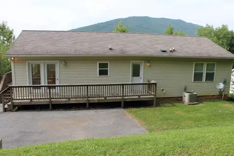 75 Chenault St, Buchanan, VA 24066 photo 2