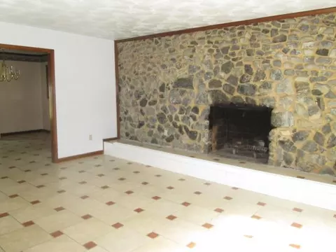 8404 Goodview Rd, Goodview, VA 24095 photo 9