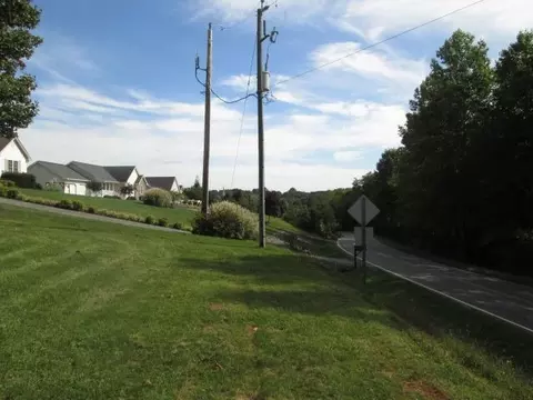 8404 Goodview Rd, Goodview, VA 24095 photo 2