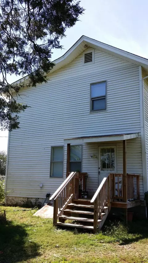 1045 Emerald Dr, Goodview, VA 24095 photo 9