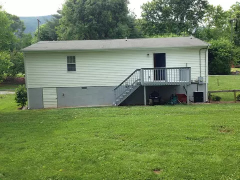 299 3rd St, Buchanan, VA 24066 photo 9