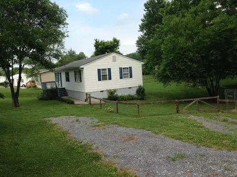 299 3rd St, Buchanan, VA 24066 photo 4