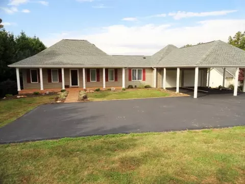 121 Penhook Pt, Penhook, VA 24137 photo 3