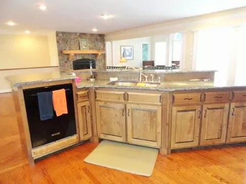 121 Penhook Pt, Penhook, VA 24137 photo 9