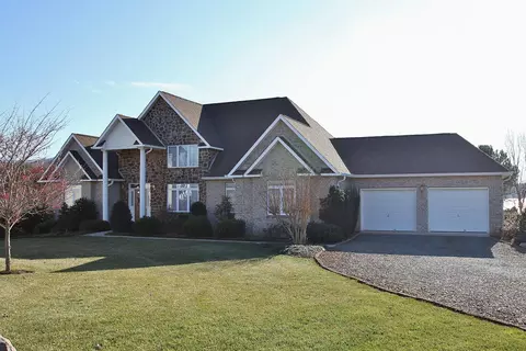 165 Three Pointe Isle Dr, Penhook, VA 24137 photo 2