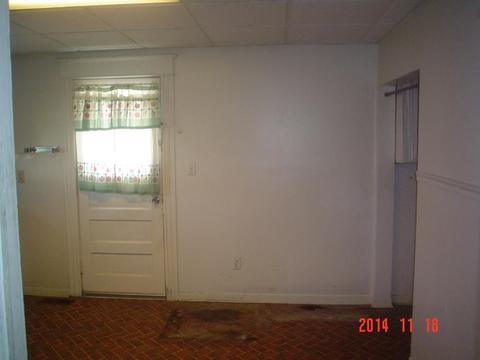 209 E Walnut St, Covington, VA 24426 photo 9