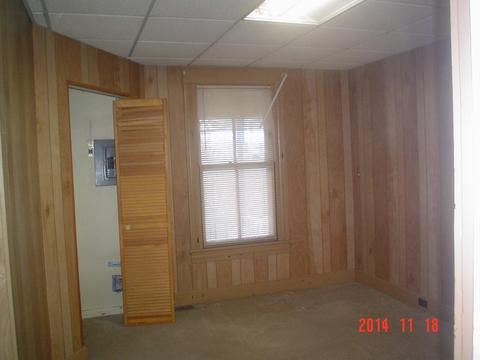 209 E Walnut St, Covington, VA 24426 photo 2