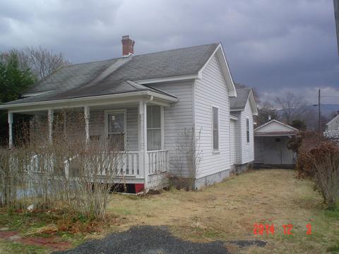 209 E Walnut St, Covington, VA 24426 photo 1