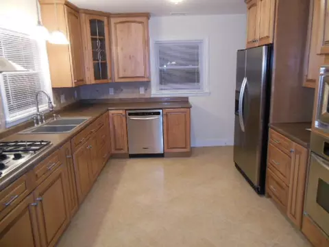 1634 Eanes Rd, Roanoke, VA 24014 photo 4