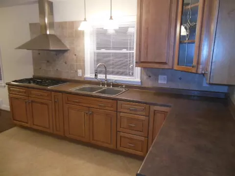 1634 Eanes Rd, Roanoke, VA 24014 photo 3