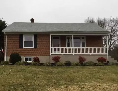 1634 Eanes Rd, Roanoke, VA 24014 photo 1