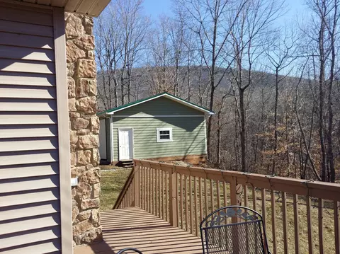 210 Braxton Dr, Buchanan, VA 24066 photo 18