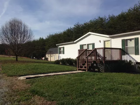 10 Viola Ln, Moneta, VA 24121 photo 1