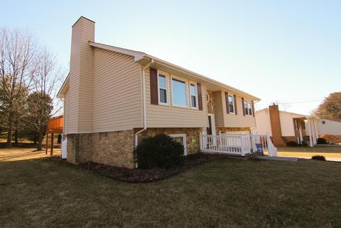747 Devonshire Dr, Vinton, VA 24179 photo 2