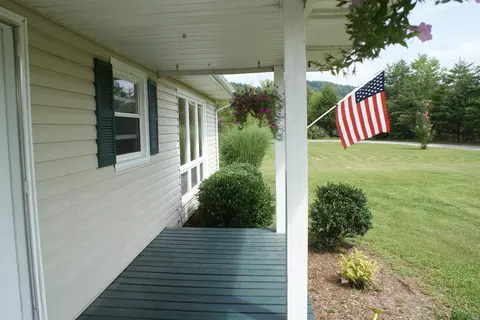 20867 Botetourt Rd, Eagle Rock, VA 24085 photo 2