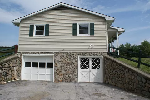 20867 Botetourt Rd, Eagle Rock, VA 24085 photo 4