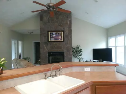2095 Timberview Rd, Roanoke, VA 24019 photo 4