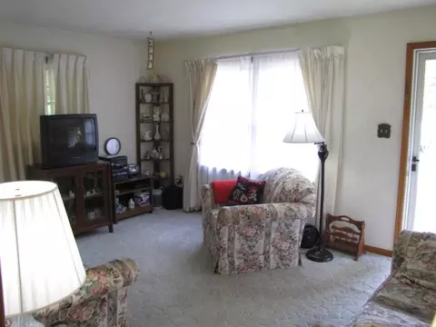 902 Emerald Dr, Vinton, VA 24179 photo 4