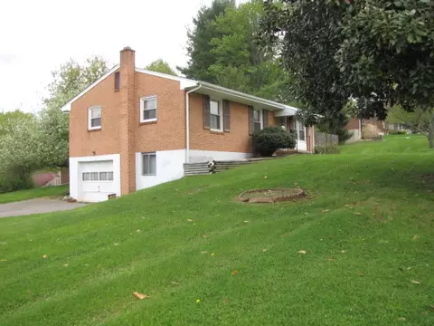902 Emerald Dr, Vinton, VA 24179 photo 15