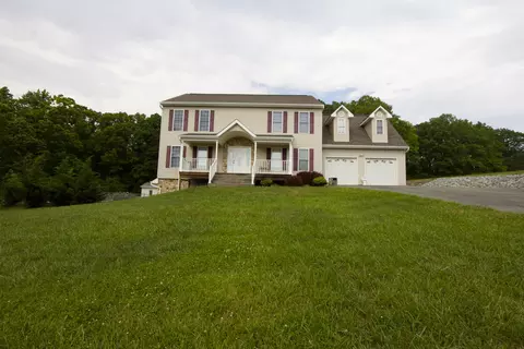 80 Edgewater Dr, Moneta, VA 24121 photo 1