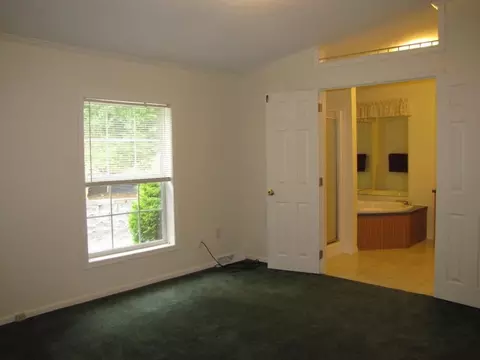 110 Old Post Rd, Moneta, VA 24121 photo 12