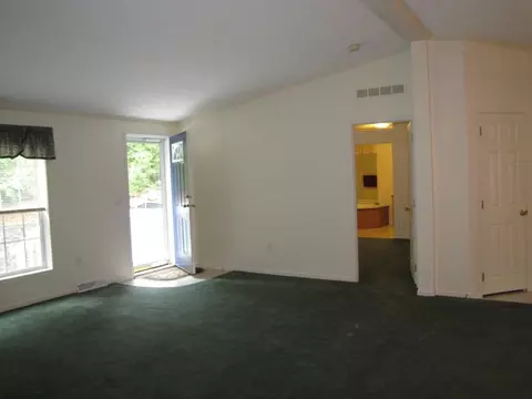 110 Old Post Rd, Moneta, VA 24121 photo 11