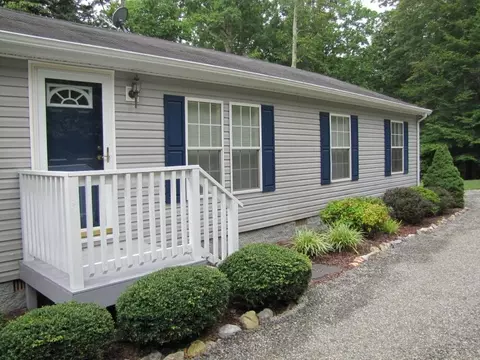 110 Old Post Rd, Moneta, VA 24121 photo 1