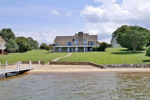 2885 Waters Edge Dr, Penhook, VA 24137 photo 46