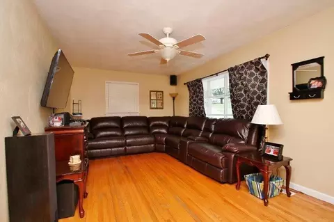 409 Eugene Dr NW, Roanoke, VA 24017 photo 4