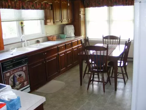 212 E Oxford St, Floyd, VA 24091 photo 7