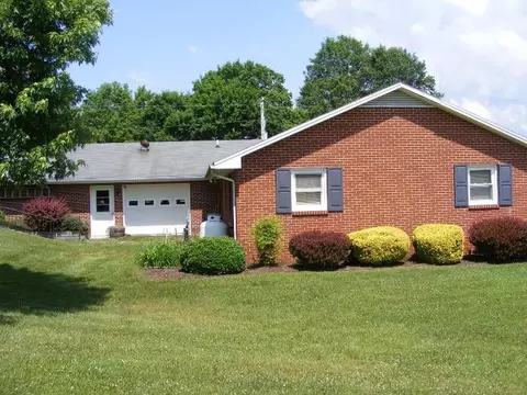 212 E Oxford St, Floyd, VA 24091 photo 5