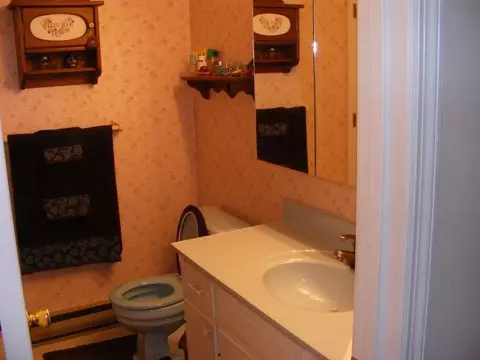 212 E Oxford St, Floyd, VA 24091 photo 14