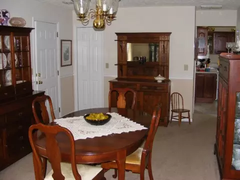 212 E Oxford St, Floyd, VA 24091 photo 10