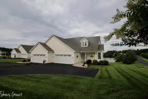 20 Patrick Pl, Union Hall, VA 24176 photo 2