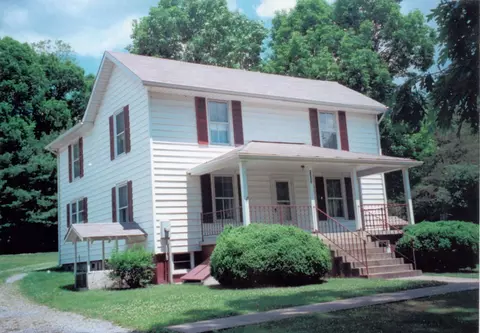 1302 Dolly Ann Dr, Covington, VA 24426 photo 1