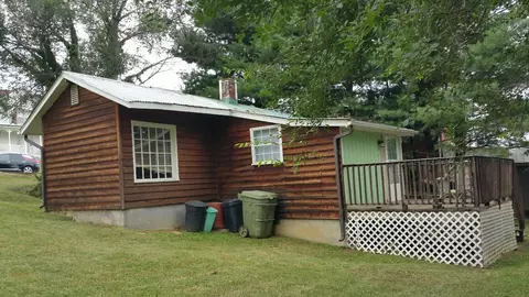 404 E Lee Ave, Vinton, VA 24179 photo 3