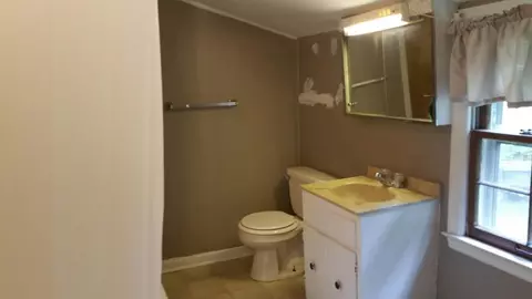 404 E Lee Ave, Vinton, VA 24179 photo 10