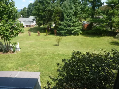 332 Daladier Dr, Vinton, VA 24179 photo 3