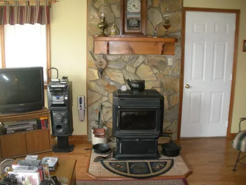 1071 Eagles Nest Dr, Goodview, VA 24095 photo 9