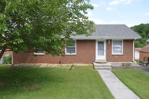 2816 Sample Ave SE, Roanoke, VA 24014 photo 1