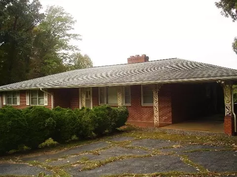 321 Lovell Dr, Martinsville, VA 24112 photo 1