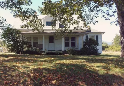 539 Gala Loop Rd, Eagle Rock, VA 24085 photo 1